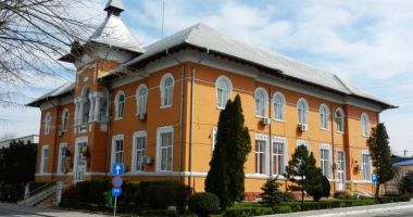 Stire din Politică-Administrație : Aleşii locali din municipiul Medgidia au votat proiecte benefice pentru vârstnici, tineri dar şi pentru sport
