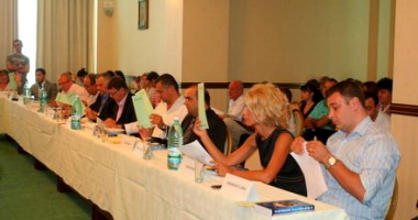 Stire din Politică-Administrație : Consilierii locali PDL au lipsit de la ședința CLM Constanța