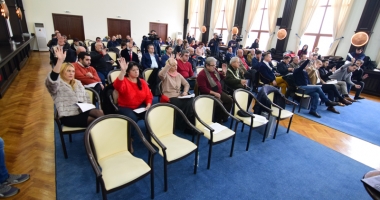 Stire din Politică-Administrație : Consilierii județeni  se reunesc în ședință. Ce proiecte vor vota
