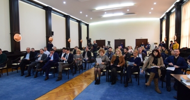 Stire din Politică-Administrație : Consilierii locali din Constanța  nu se grăbesc să-și depună rapoartele  de activitate pe anul trecut