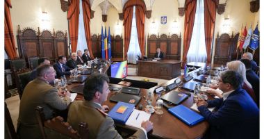 Stire din Eveniment : Şedinţa CSAT a început; evoluţii privind situaţia de securitate la Marea Neagră - pe ordinea de zi