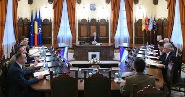 Stire din Politică-Administrație : Ședința CSAT, suspendată de Iohannis. Va fi reluată pe 19 decembrie