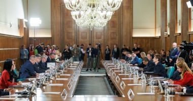 Stire din Politică-Administrație : Guvernul se reuneşte în ultima ședință din acest an. Ce măsuri sunt pe agendă