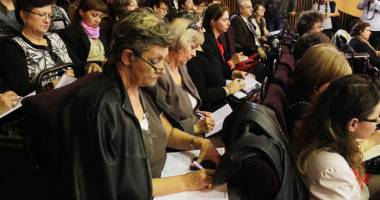 Stire din Cultură-Educație : Atenție, profesori!  O nouă  ședință publică  la Liceul "Ovidius"