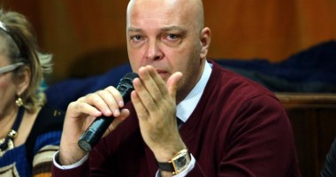 Stire din Cultură-Educație : "Profesorii preocupați de șpăgi trebuie eliminați din sistem!"
