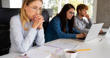 Stire din Economie : Guvernul pregătește reguli noi pentru SRL-uri. Ce firme sunt vizate
