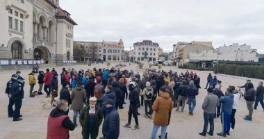 Stire din Social : LIVE TEXT! Şedinţă extraordinară de Consiliu Local. Este votată SUSPENDAREA Regulamentului de acces auto în peninsulă