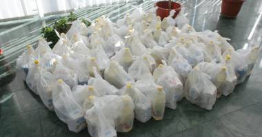 Stire din Politică-Administrație : Se distribuie pachetele alimentare la Mangalia