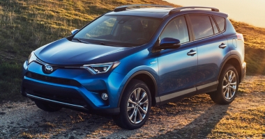 Segmentul SUV reinventat de Toyota prin lansarea noului RAV4 - 2