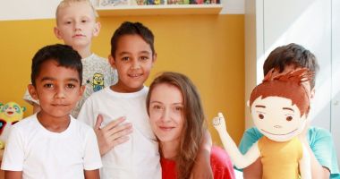 Stire din Cultură-Educație : Segregarea copiilor romi în şcoli, interzisă pe hârtie, dar practicată pe teren