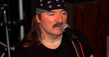 Stire din Cultură-Educație : Concert folk, la restaurantul Harlequin