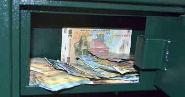 Stire din Eveniment : O femeie a furat seiful cu jumătate de milion de euro din casa părinților. Polițiștii au început cercetările