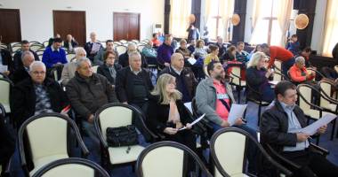 Stire din Politică-Administrație : Se împart banii județului. Consilierii stabilesc ce investiții se fac în acest an