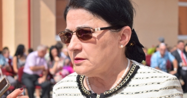 Stire din Cultură-Educație : Se încearcă amânarea concursurilor pentru posturile  de directori