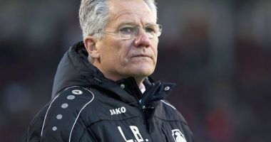 Stire din Sport : Boloni păstrează tăcerea. Mutu şi Iordănescu devin favoriţi pentru postul de selecţioner
