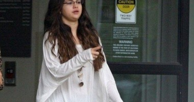 Stire din Monden : Vezi aici cum arată Selena Gomez fără machiaj