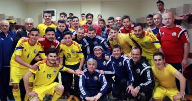 Stire din Sport : Fotbal: "Tricolorii" s-au alăturat campaniei Selfie for life