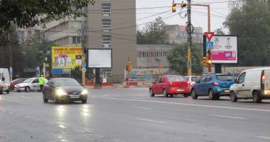 Atenție, șoferi! Nu funcționează semafoarele din intersecția de la ICIL - 2