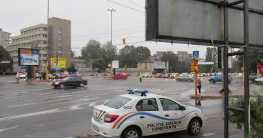 Atenție, șoferi! Nu funcționează semafoarele din intersecția de la ICIL - 3