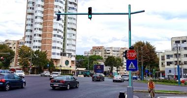 Stire din Politică-Administrație : Zona Capitol, modernizată. Administrația locală montează semafoare inteligente