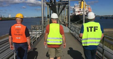 Stire din Economie : Semnați petiția marinarilor!