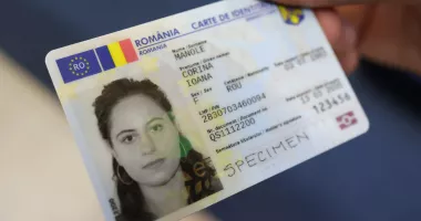 Stire din Social : Constănțenii cu carte de identitate electronică pot semna acte direct de pe mobil