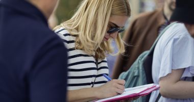 S-a dat startul pentru strângerea de semnături la alegerile din toamnă