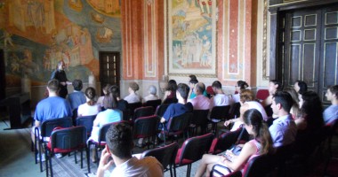 Stire din Cultură-Educație : "Semnele viitorului", la Muzeul de Istorie și Arheologie