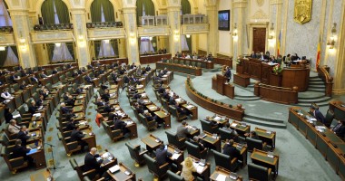 Stire din Politică-Administrație : Cât de profitabil este, în realitate, mandatul de parlamentar