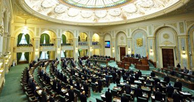 Stire din Politică-Administrație : Senatului a respins proiectul privind impozitarea pensiilor speciale cu 90%