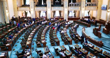 Stire din Politică-Administrație : Românii ar mai putea avea o zi liberă! Proiectul de lege, înregistrat la Senat