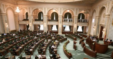 Stire din Politică-Administrație : 10 Mai devine sărbătoare națională