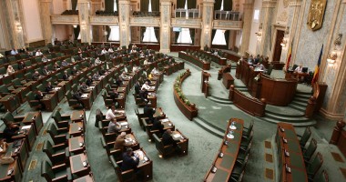 Stire din Politică-Administrație : Majorarea alocației pentru copii, respinsă la Senat