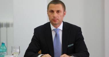 Stire din Politică-Administrație : S-a modificat legea alegerilor locale. Cum vor fi aleși primarii