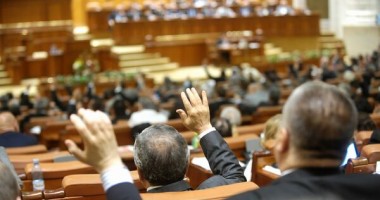 Stire din Politică-Administrație : Senatorii au respins propunerea privind gratuitatea protezei mamare după operația de cancer la sân