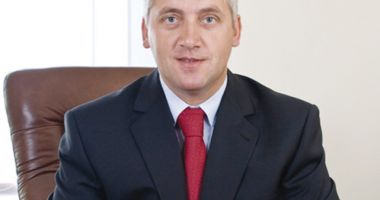 Stire din Politică-Administrație : Senatorul Adrian Țuțuianu cere reducerea subvențiilor acordate partidelor