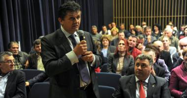 Stire din Politică-Administrație : Senatorul Ioan Iovescu vrea conducerea UNPR