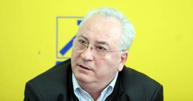 Stire din Politică-Administrație : Senatorul Puiu Hașotti, desemnat președinte al Comisiei de revizuire a Constituției