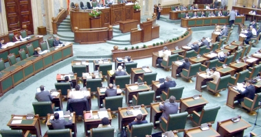 Stire din Politică-Administrație : Senat: Lipsa autorizației de securitate la incendiu, marcată prin panouri de avertizare