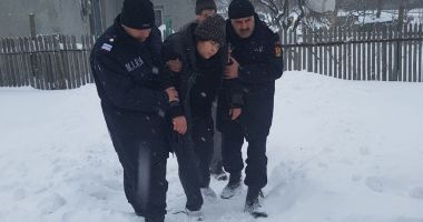 Șenilatele de la Drumuri și Poduri intervin pentru a prelua urgențele medicale din satele izolate - 5