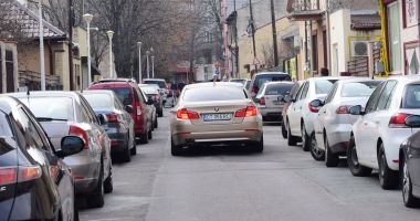 Stire din Eveniment : Minunat! După giratorii și stâlpișori, Constanța - "invadată" de sensurile unice