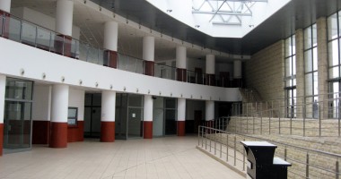 Stire din Economie : Se poate face profit într-o gară pustie?