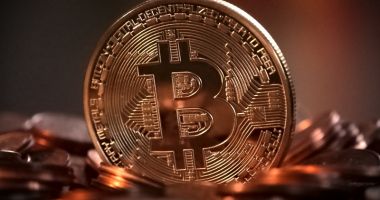 Stire din Economie : Se pregătește terenul pentru monedele electronice românești