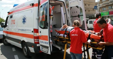 Septuagenar, la spital după ce a traversat neregulamentar