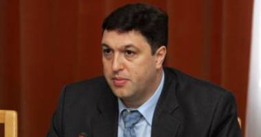 Stire din Politică-Administrație : Șerban Nicolae: "Sper să-mi fie acceptată candidatura"
