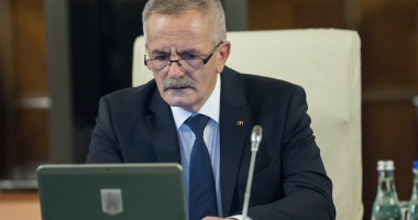 Stire din Politică-Administrație : Șerban Valeca: "Granturi de 3.500 de euro pentru olimpicii români"