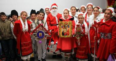 Stire din Politică-Administrație : Galerie FOTO. Copiii din Saraiu au vestit Nașterea lui Iisus Hristos