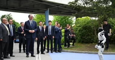 Stire din Actualitate : Serbia va începe să asambleze roboți umanoizi în luna iulie