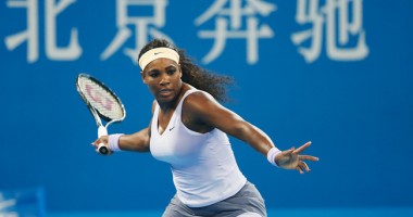 Stire din Sport : Tenis: Azarenka, învingătoare în fața Serenei Williams