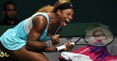 Stire din Sport : Tenis, Turneul Campioanelor / Serena Williams o învinge pe Wozniacki și se califică în finală